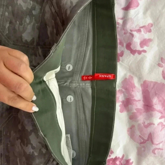 Spanx Stretch Twill Short - Picture 4 of 8